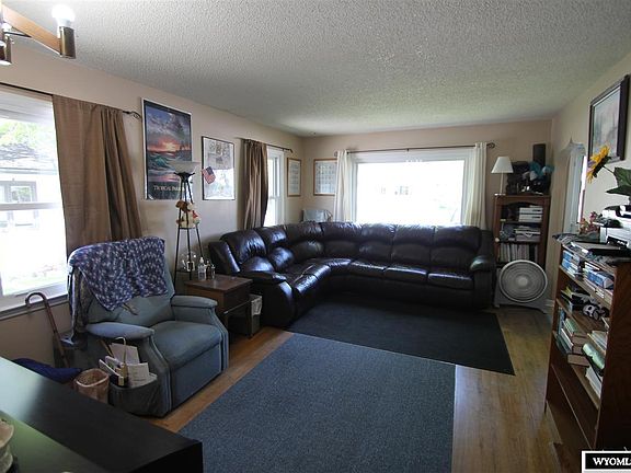 4th image of 1115 E Park Ave