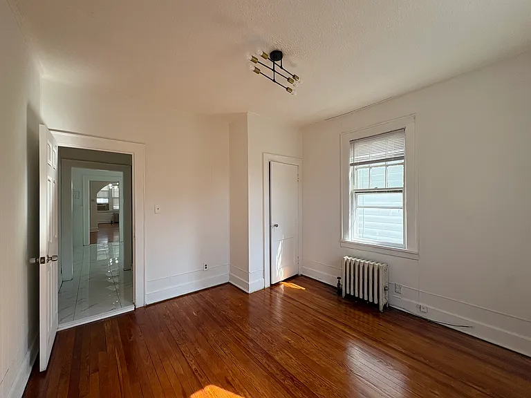105 N 15th St #1R — Photo 8
