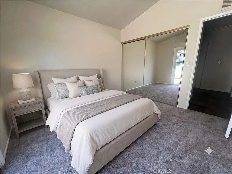 22840 Sparrowdell Dr — Photo 11