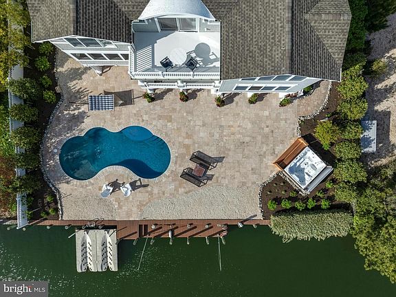 4th image of 18 Panorama Dr