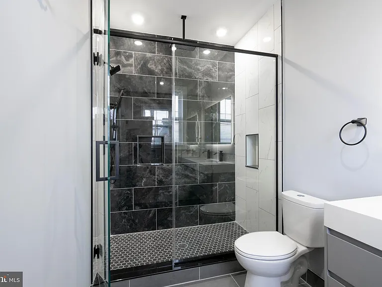 2323 E Cabot St #2 — Photo 14