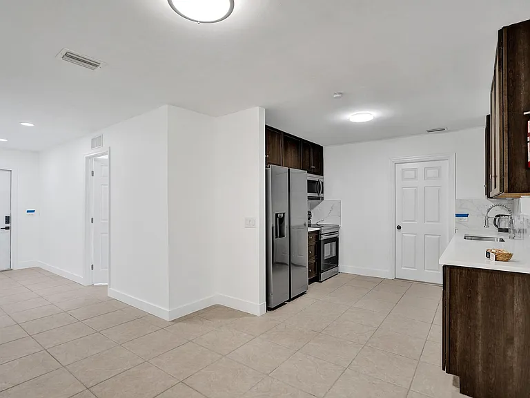 NE Solida Cir — Photo 9