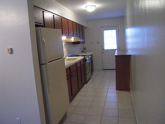 3rd image of 101 Village Dr