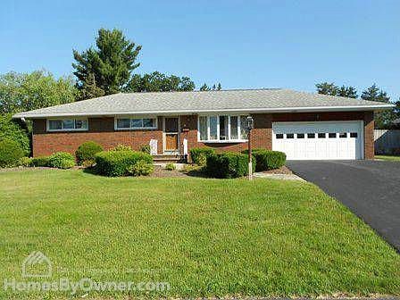 1st image of 10 James Dr