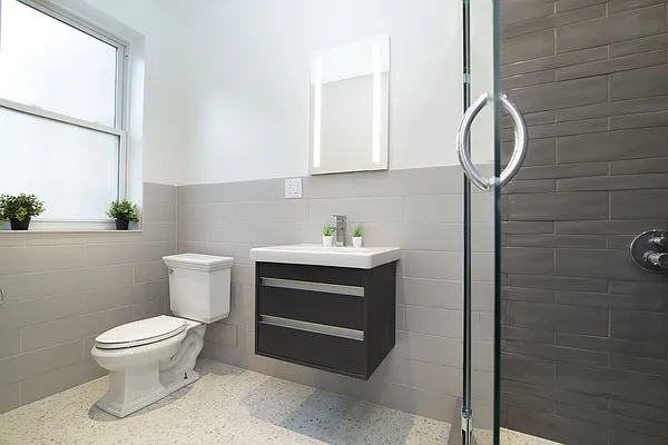 Rented by Ivey North LLC | media 29