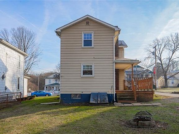4th image of 105 Franklin St