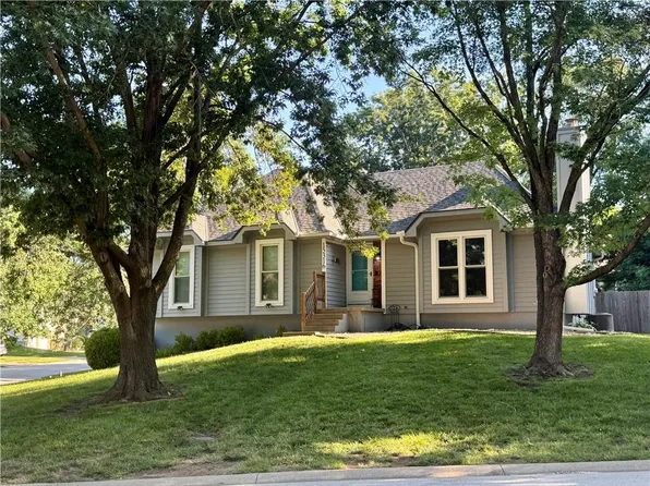 15316 W 122nd Ter, Olathe, KS 66062