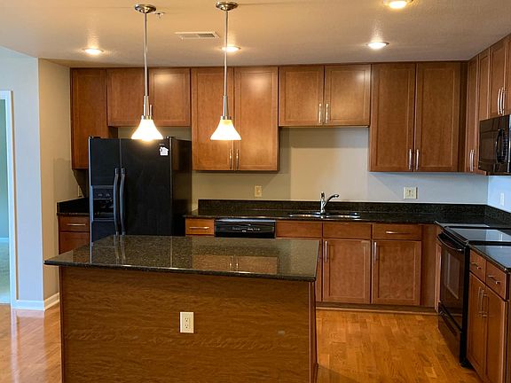 4th image of 8185 E Lowry Blvd Unit 204