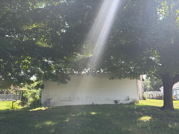 455 W Vernon St, Liverpool, IL 61543