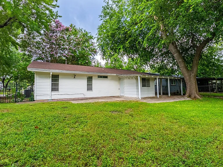 6505 Pevensey Dr — Photo 17