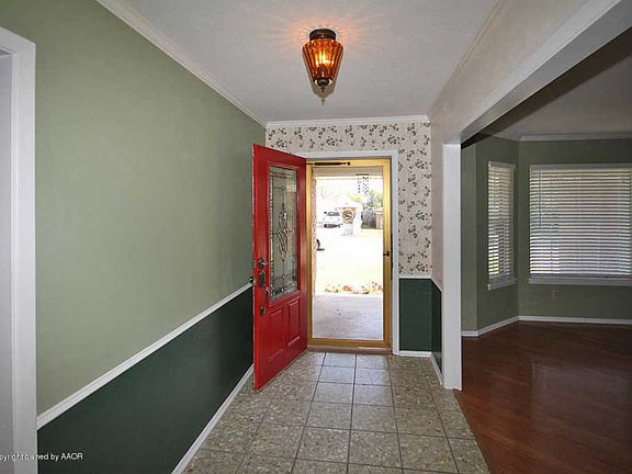 5th image of 1009 Melody Ln