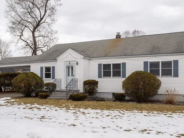 18 Page St, Shirley, MA 01464