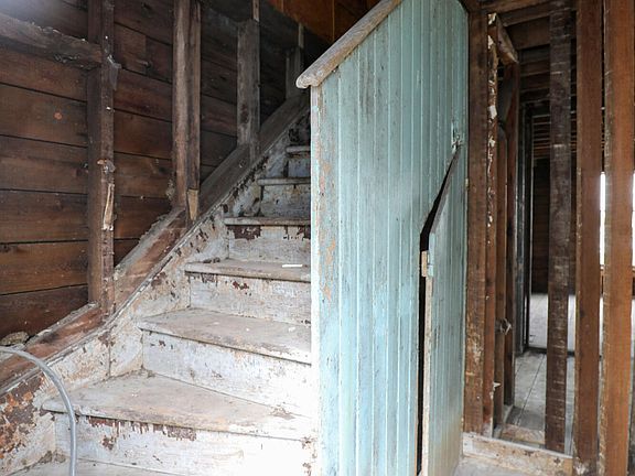 5th image of 119 Prospect Street