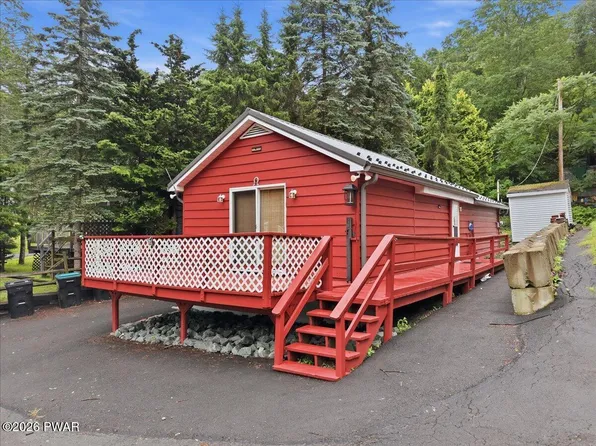 107 Apple Dr, Greentown, PA 18426