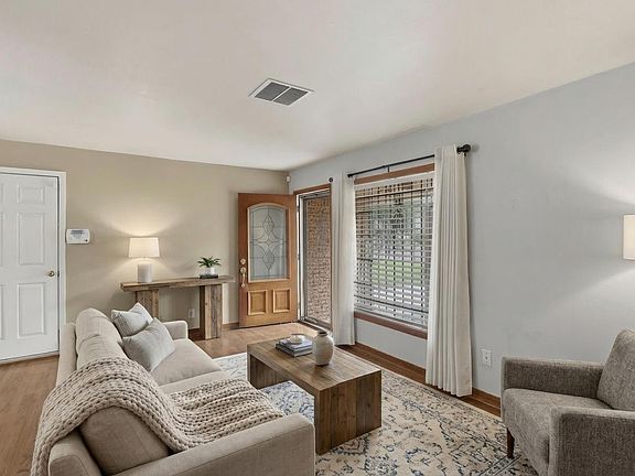 2nd image of 10229 Royal Oaks Dr