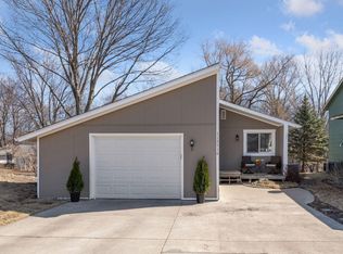 112510 Washington Ln, Chaska, MN 55318