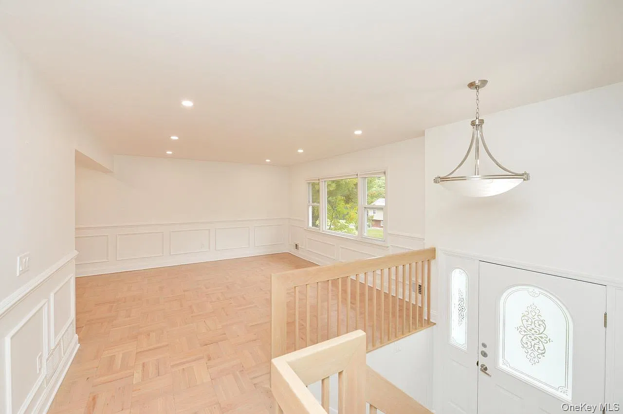 5 bed, 3.5 bath, 2281 sqft, $4,999 — Photo 4