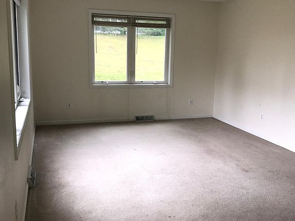 5th image of 113 East Ave