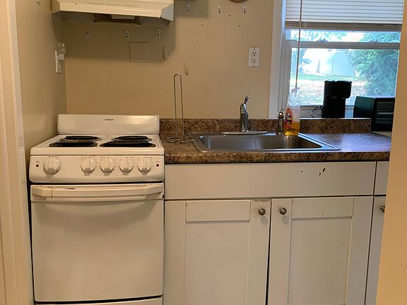 5th image of 132 Woolsey Ave