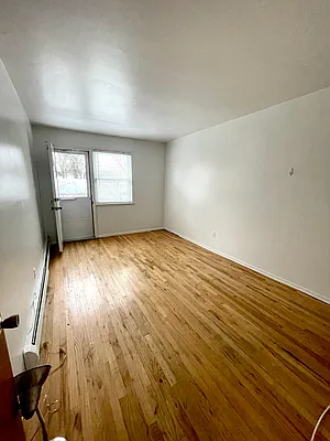 Rented by Luxian International Realty LLC | media 12