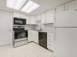 14 Shadowbrook Ln APT 30, Milford, MA 01757
