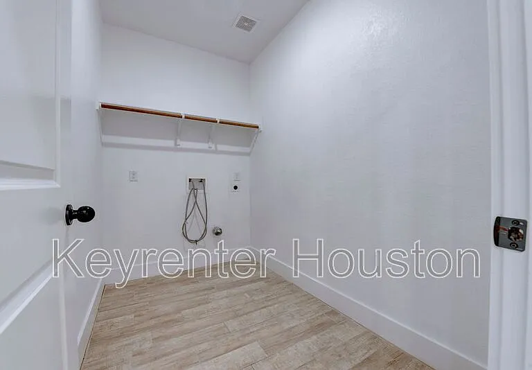 5121 Southwind St — Photo 15