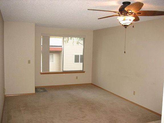 4th image of 8911 Holly Dr APT 208