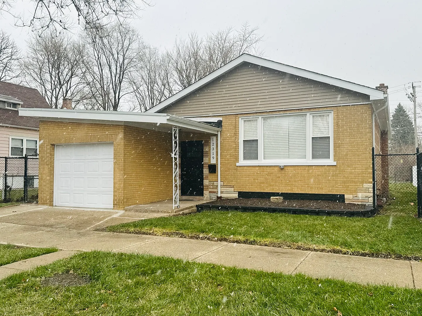 12319 S Union Ave photo 1