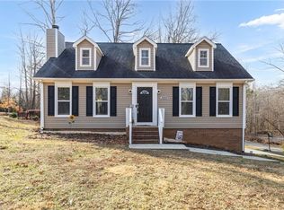 5222 Shaddowfax Dr, Kernersville, NC 27284