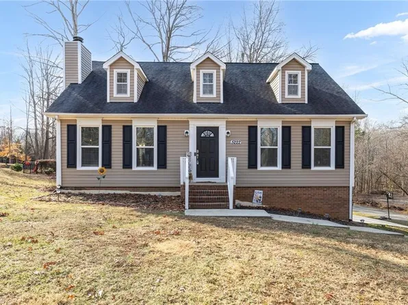 5222 Shaddowfax Dr, Kernersville, NC 27284