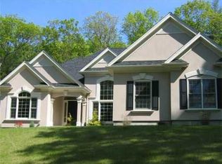 4 Hart Pond Rd, North Smithfield, RI 02896