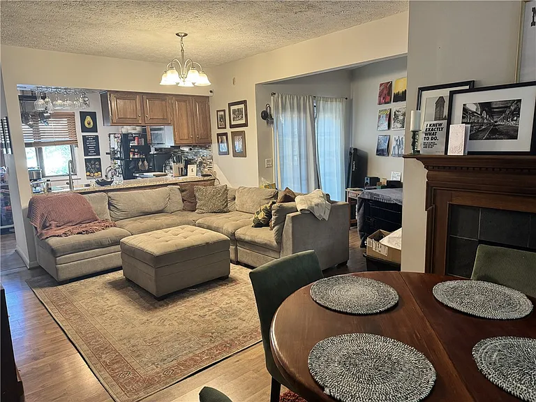 30 Cornhill Pl — Photo 2