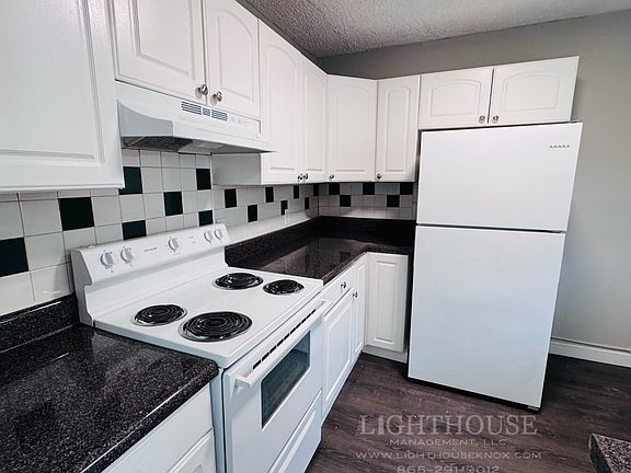 5th image of 3229 Lay Ave