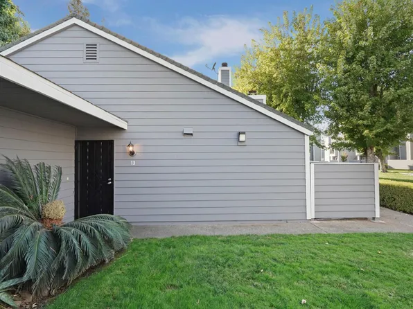 445 Almond Dr APT 13, Lodi, CA 95240