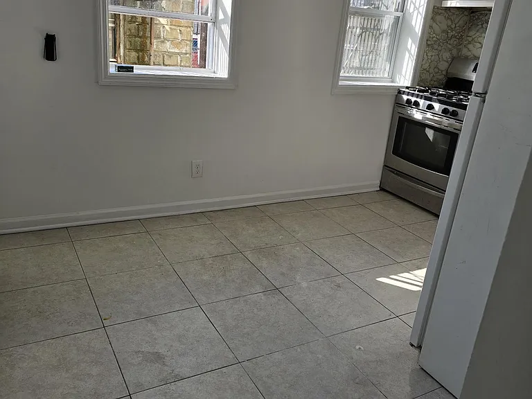 225 Summit Ave #1 — Photo 8