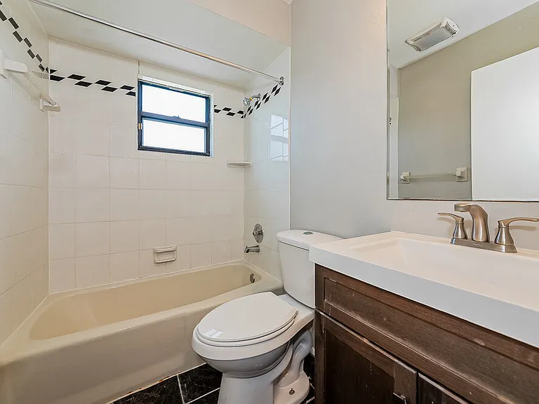 4277 Lancaster Dr — Photo 14