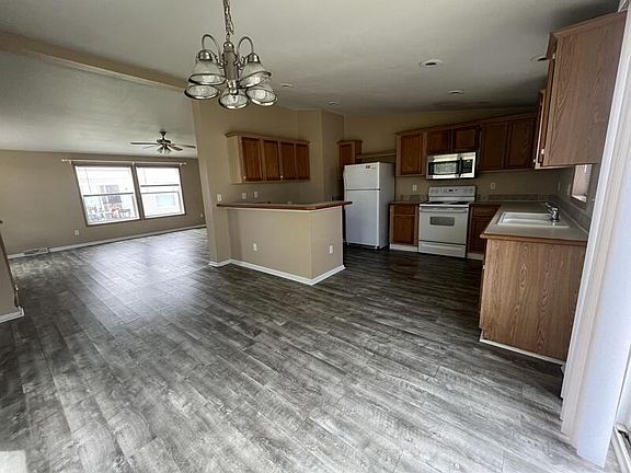 5th image of 2990 W C St Unit 2