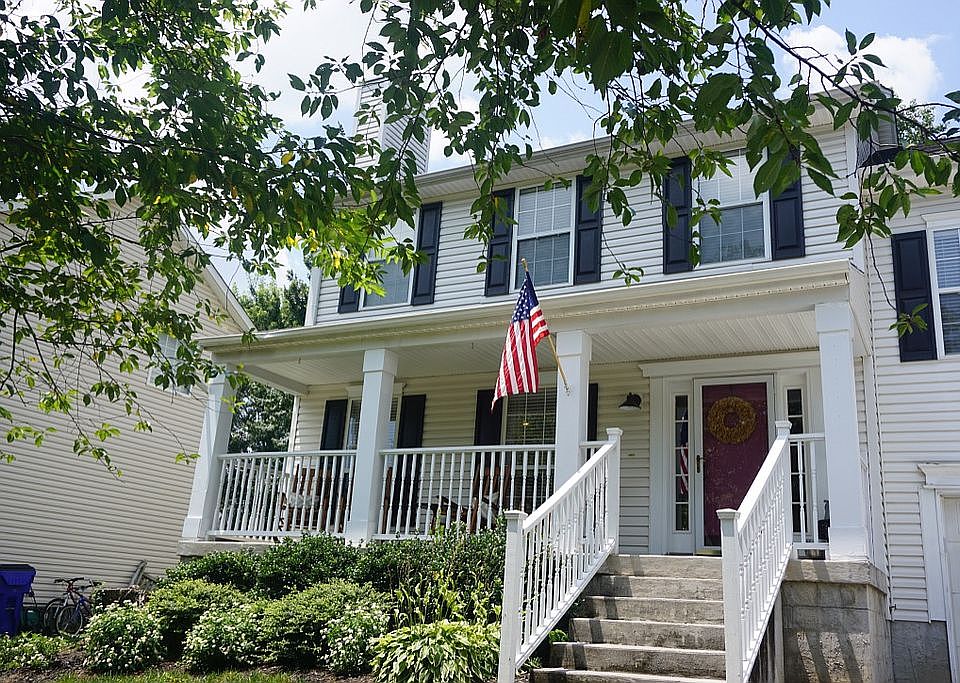 1st image of 8119 Robins Nest Ln