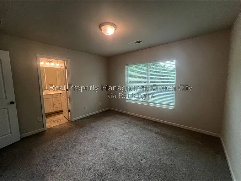 2407 Lazette Dr — Photo 6