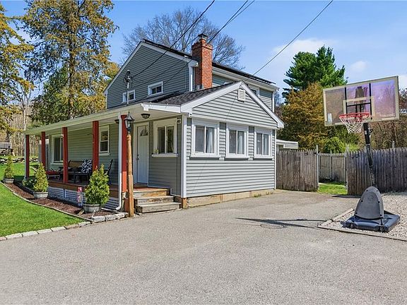 3rd image of 48 Overlea Rd