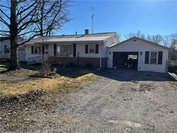 215 E Monroe St, Olney, IL 62450