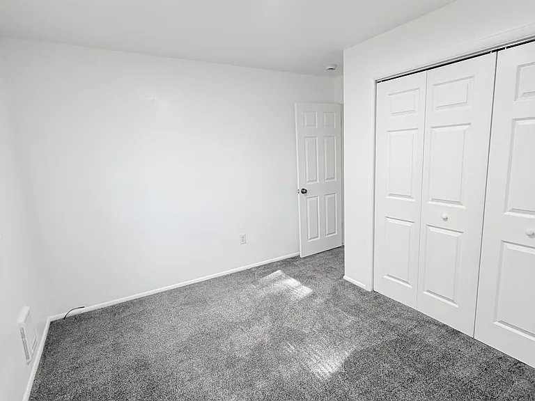 300 N Blossom Dr — Photo 9