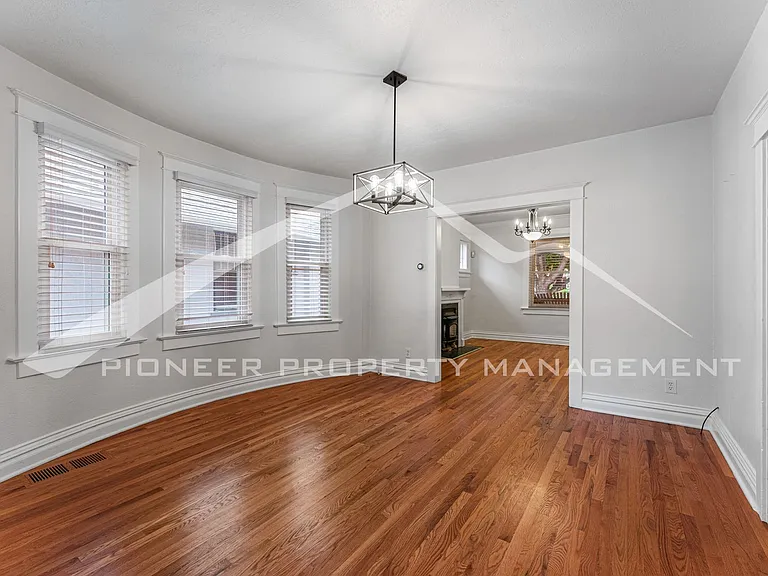 3256 Meade St — Photo 9