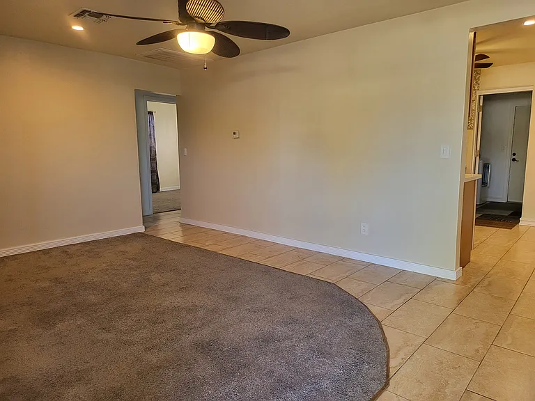 1040 N 27th Pl — Photo 25