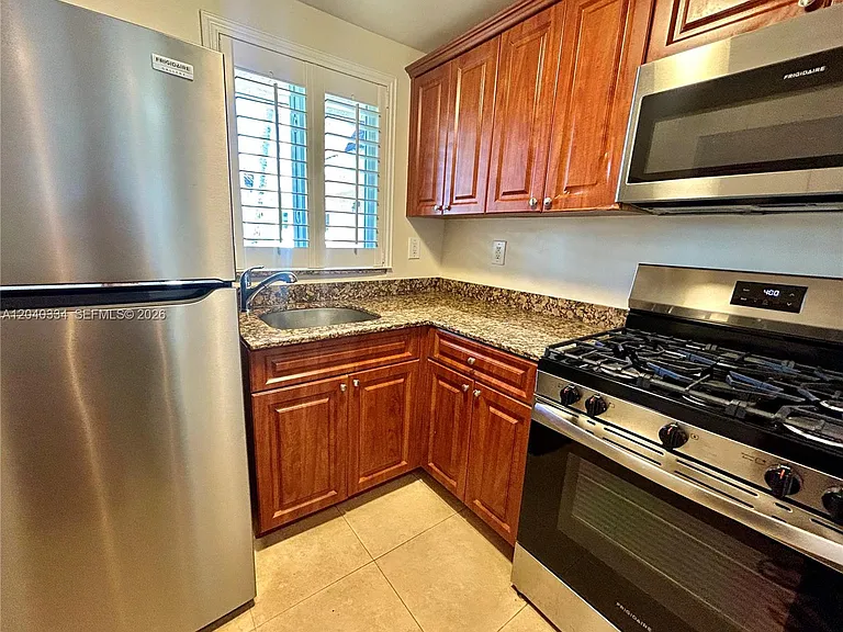 14500 SW 88th Ave #211 — Photo 4