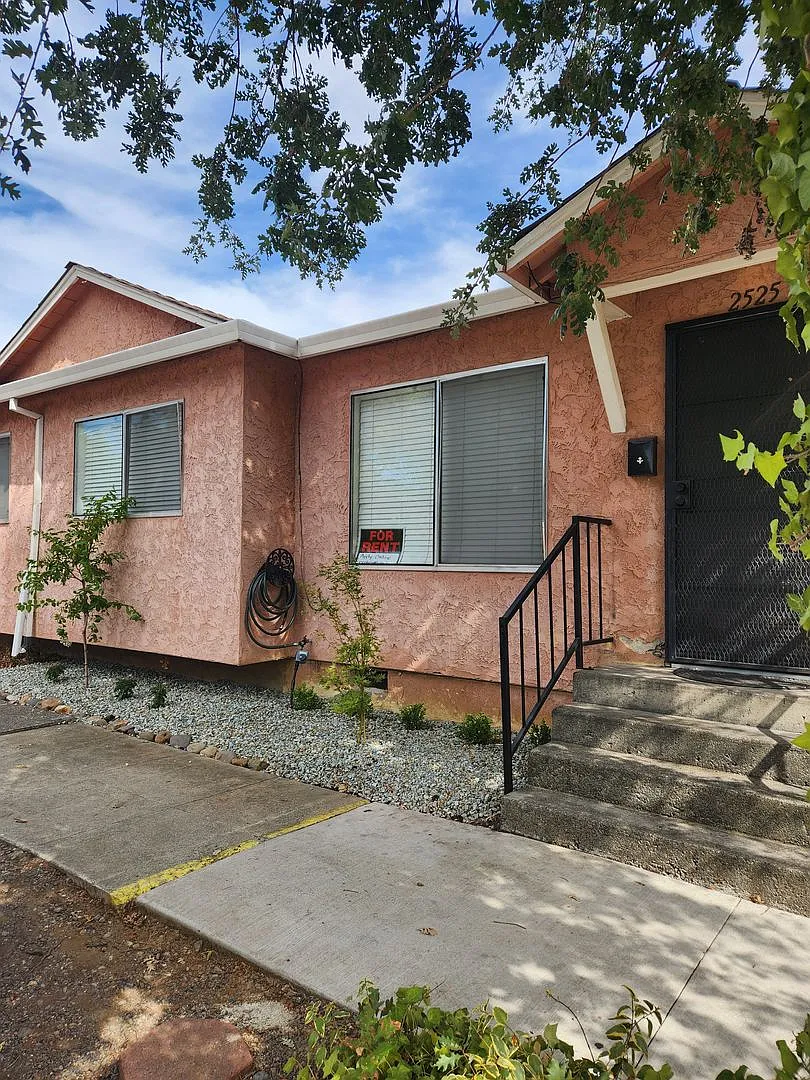 Leland Avenue - VFILL — Photo 1