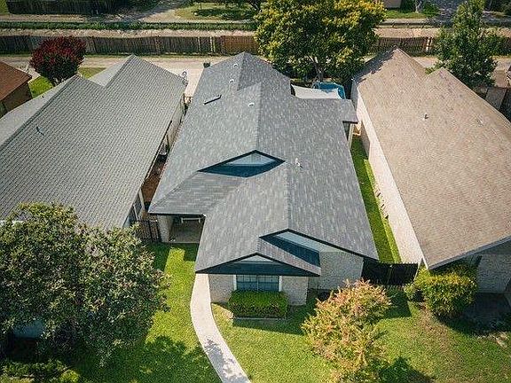 2nd image of 616 Glennwood Dr