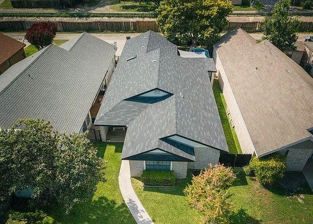 616 Glennwood Dr — Photo 2