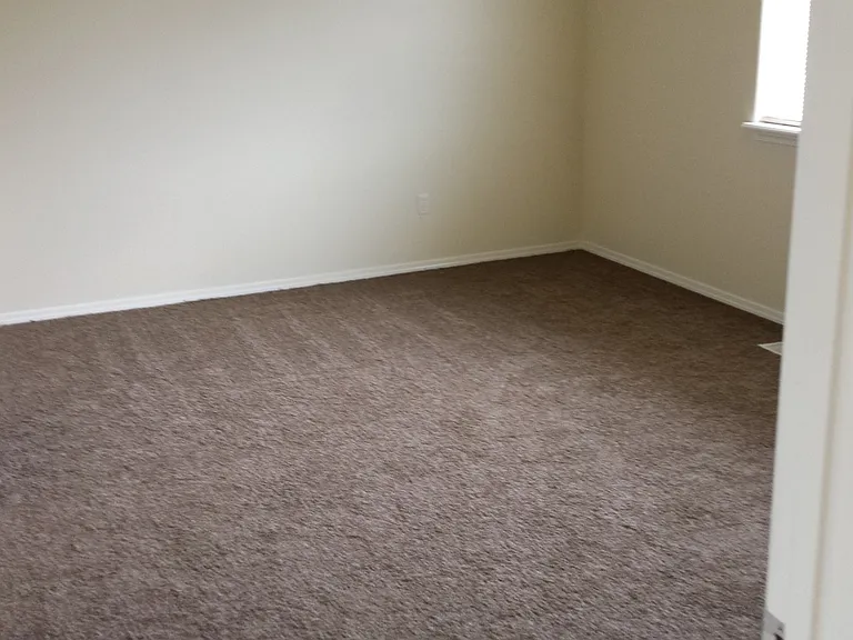 693 E Willow Brook Dr — Photo 5