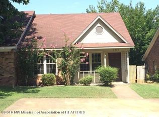 6933 Tulane Rd E, Horn Lake, MS 38637